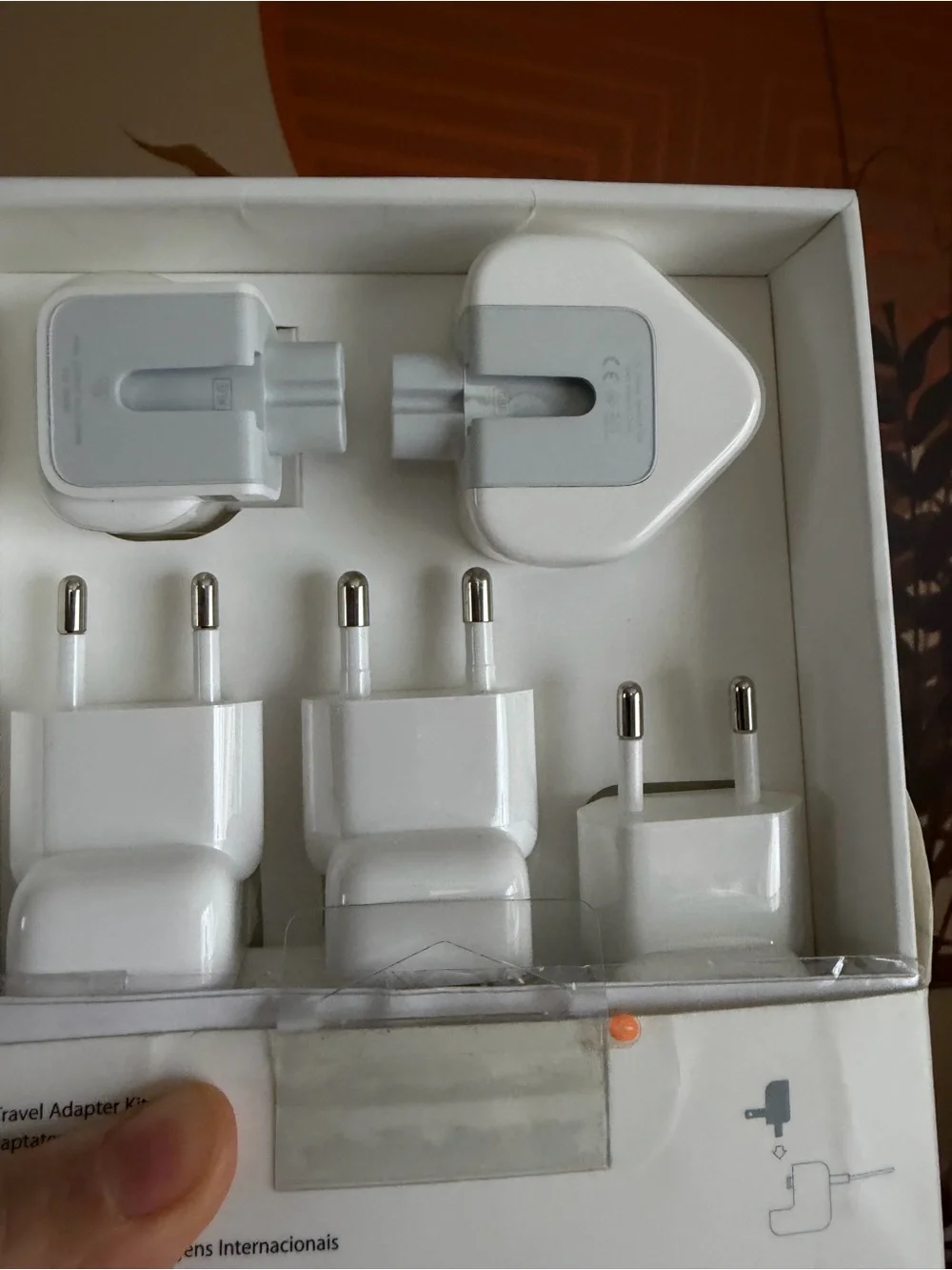 Apple selling hong up